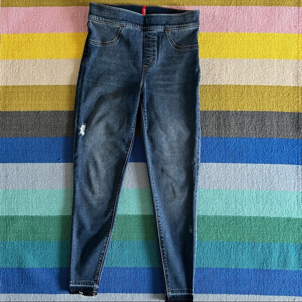 Spanx Distressed Denim High Rise Elastic Waist Jeggings Jeans • Size M • 8-10